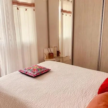 T2- Refait A Neuf, Centre Ajaccio (Corsica)
